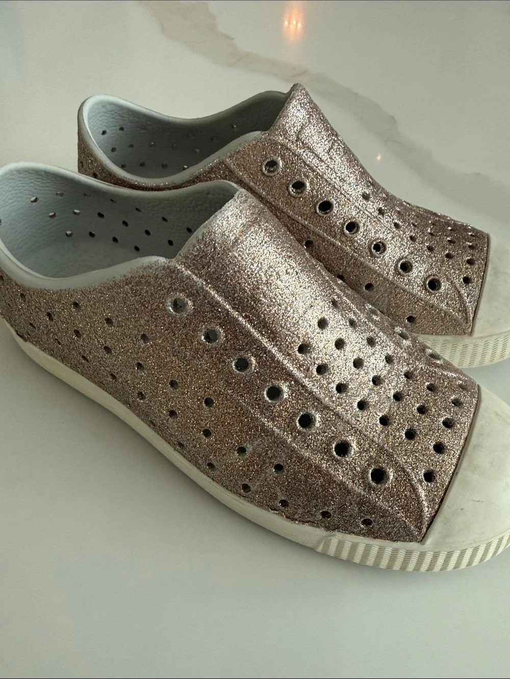 Native Kids Slip-On Sneakers in Rose Metallic